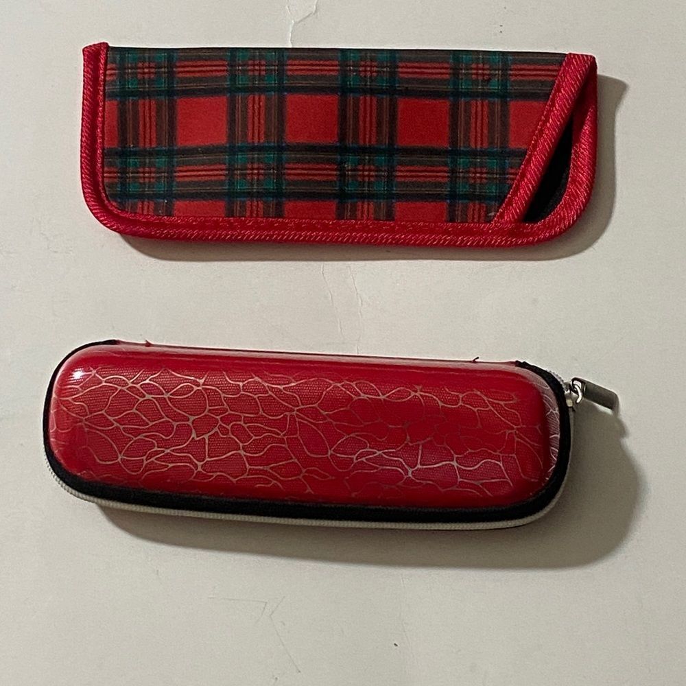 Style Vintage Red and Green Glasses Case Set